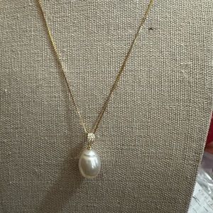 Beautiful white south sea Pearl necklace